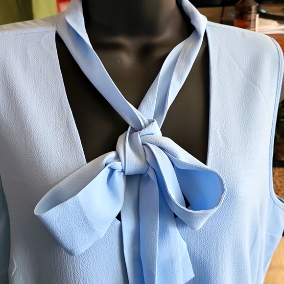 Michael Kors, Women's Light blue sleeveless blouse, Size tag removed. - Picture 5 of 8